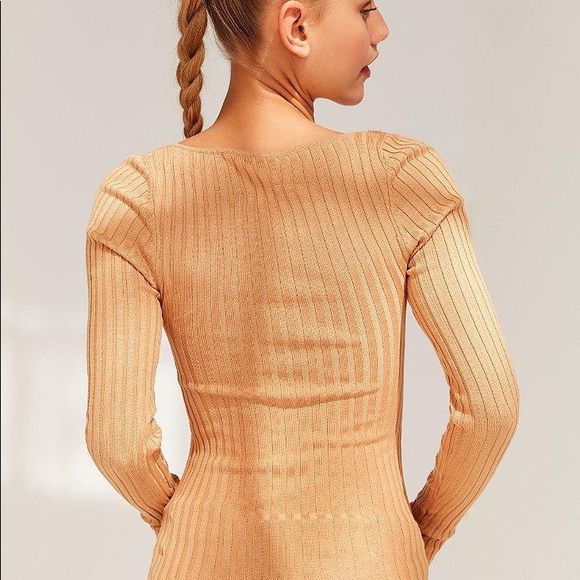 Tan Urban Outfitters sweater - Picture 3 of 3